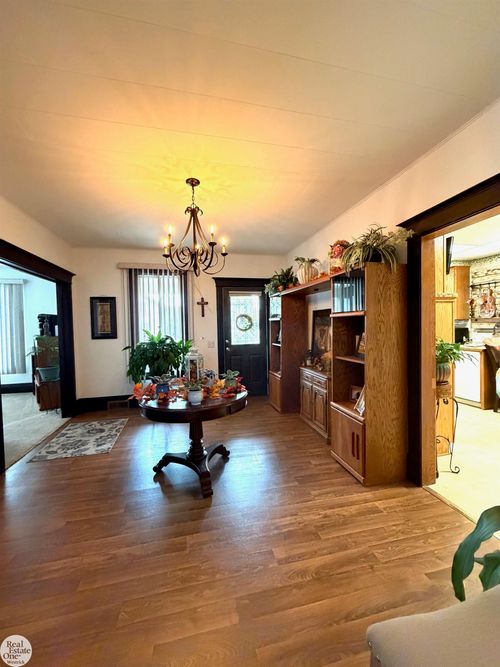 138 S 3rd St, Marine City, MI, 48039-1702 | Card Image