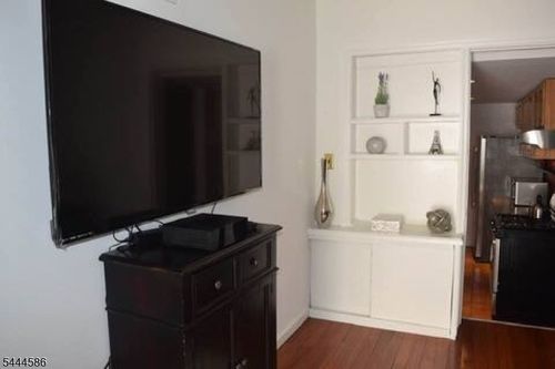 140 South St, Newark, NJ, 07114-2790 | Card Image