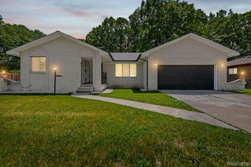 3030 Chard Ave, Warren, MI, 48092-3524 | Card Image
