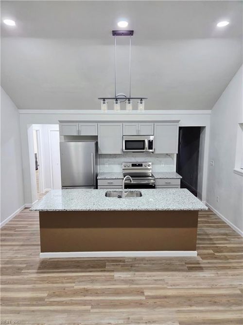 4801 Vick St, Portsmouth, VA, 23701-2043 | Card Image