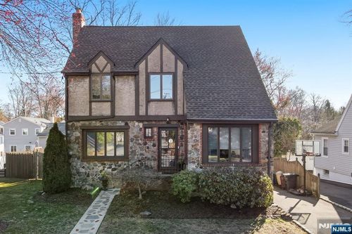 20 Vincent St, Hillsdale, NJ, 07642-1840 | Card Image