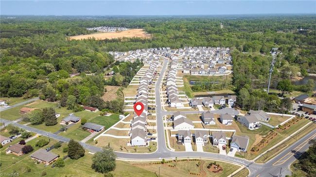105 Centerpiece Dr, House other with 4 bedrooms, 3 bathrooms and null parking in High Point NC | Image 39
