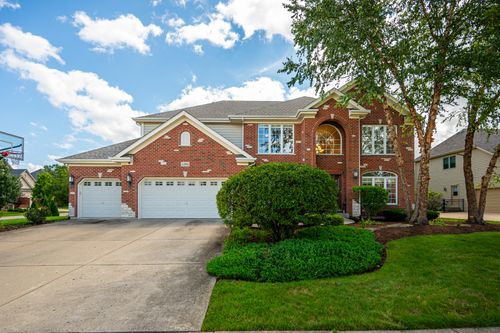 4204 Chaparral Dr, Naperville, IL, 60564-1108 | Card Image