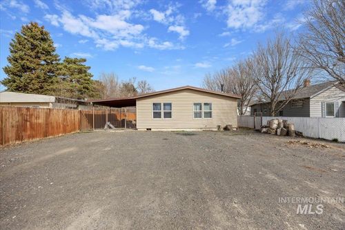 420 E Avenue C, Wendell, ID, 83355-5315 | Card Image