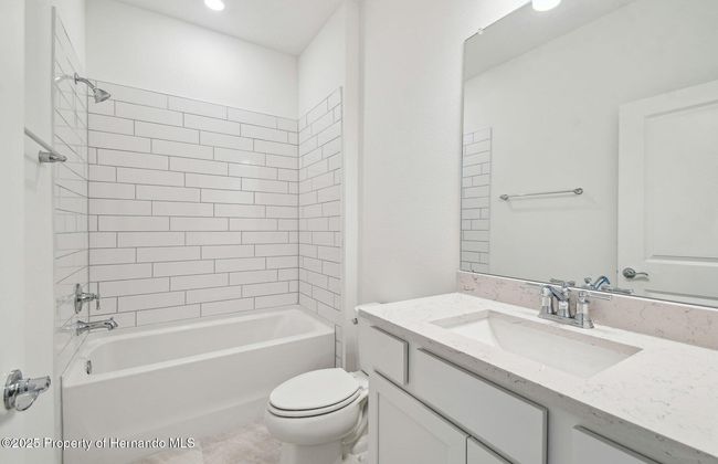 Bathroom 2 | Image 15