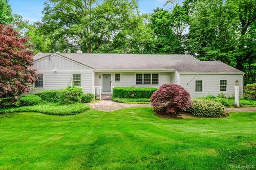 4 Lower Dr, Huntington, NY, 11743 | Card Image