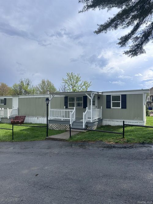 5 Hideaway Ln, Marlboro, NY, 12542-5229 | Card Image