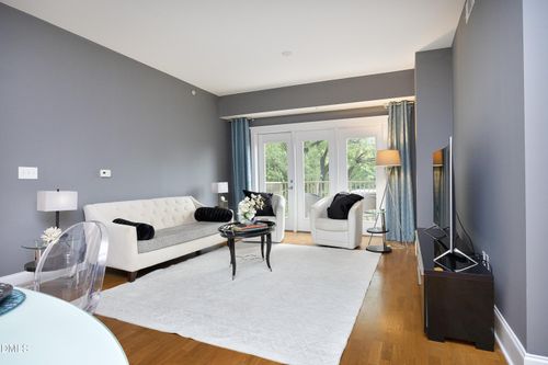 apt-413-222 Glenwood Ave, Raleigh, NC, 27603-1495 | Card Image