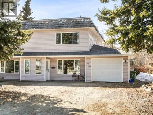 1717 Hickory St, Whitehorse, YT, Y1A4X6 | Card Image