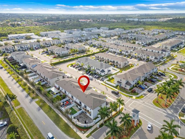 809 Se 16 Th Ct, Townhouse with 3 bedrooms, 3 bathrooms and null parking in Homestead FL | Image 11