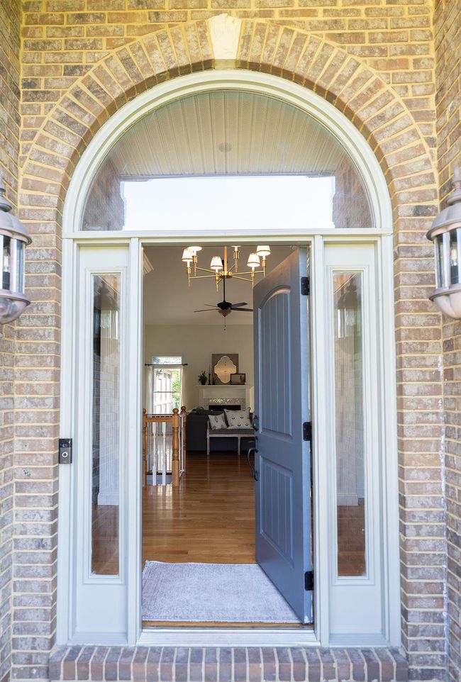 Front door. | Image 12