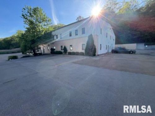 3860 N Main St, East Peoria, IL, 61611-5577 | Card Image