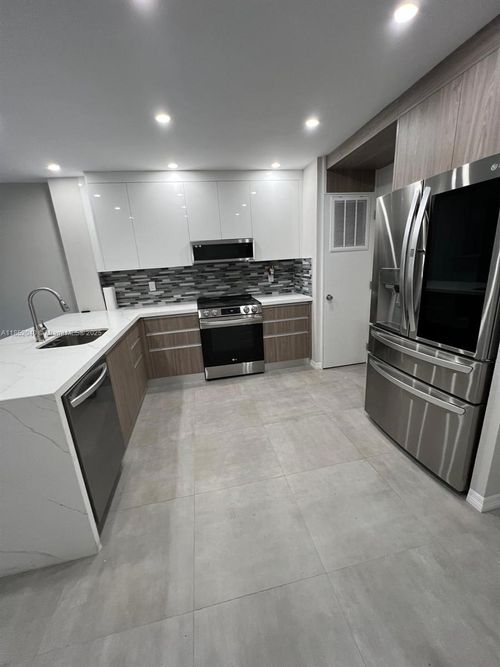 apt-211-2175 Ne 56th St, Fort Lauderdale, FL, 33308-2579 | Card Image