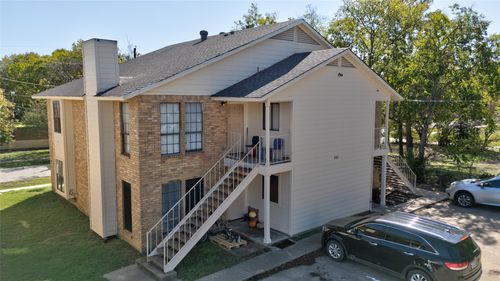 apt-c-201 W Trinity St, Forney, TX, 75126-8558 | Card Image