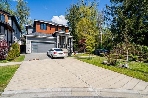 15699 77b Ave, Surrey, BC, V3S3P9 | Card Image
