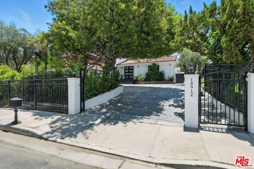 18912 Pasadero Dr, Tarzana, CA, 91356-5122 | Card Image