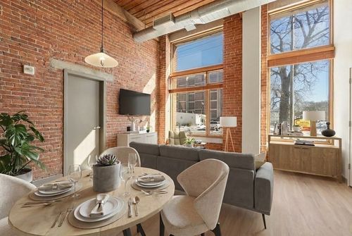 apt-108-146 Court St, Brockton, MA, 02302-4621 | Card Image