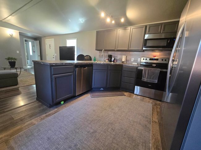 35312 N Newport Hwy, House other with 3 bedrooms, 2 bathrooms and null parking in Chattaroy WA | Image 5