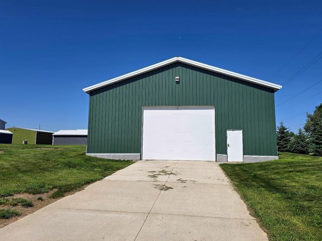 320 3 Rd Ave Nw, Home with 0 bedrooms, 0 bathrooms and null parking in Pipestone MN | Image 21