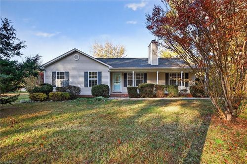 3750 Tulip Dr, Winston-Salem, NC, 27105-9744 | Card Image