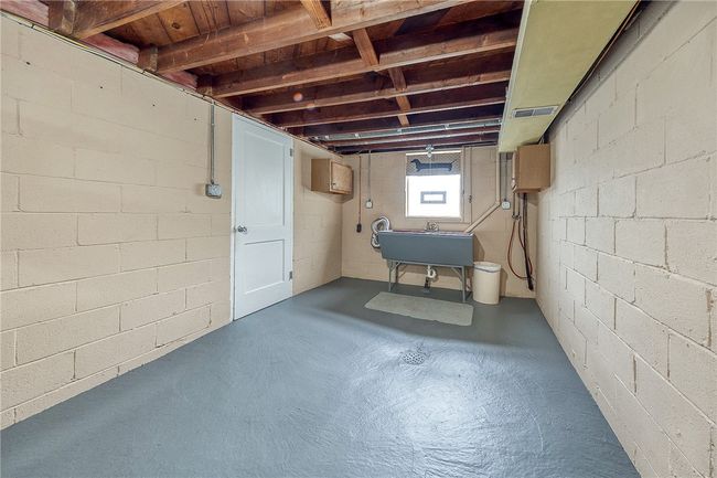 1566 Greentree Rd, House other with 2 bedrooms, 1 bathrooms and 1 parking in Scott Twp - SAL PA | Image 20