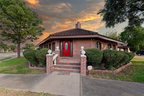 6303 Lugary Dr, Houston, TX, 77036-4121 | Card Image