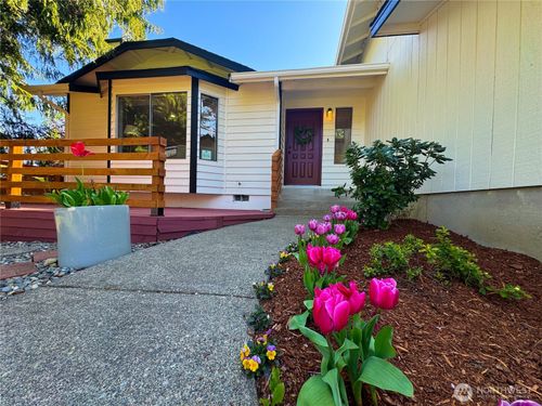 27526 26th Avenue S, Federal Way, WA, 98003 | Card Image