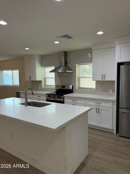 3722 S Grandview Ave, Tempe, AZ, 85282-5122 | Card Image