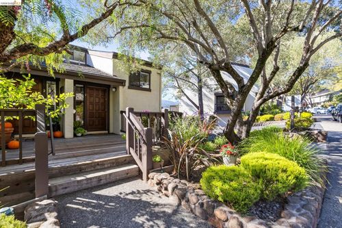 1-45 Corte Real, Greenbrae, CA, 94904-2125 | Card Image