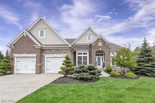 4089 Fox Chase, Seven Hills, OH, 44131 | Card Image