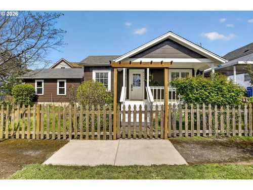 815 Se 2nd Ave, Camas, WA, 98607-2817 | Card Image