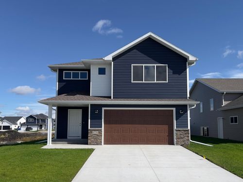 6776 32nd St S, Fargo, ND, 58104-4043 | Card Image