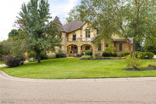 2942 Torrey Pines Cir Nw, Canton, OH, 44708-5984 | Card Image