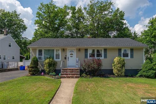 527 Lyster Ave, Saddle Brook, NJ, 07663-5909 | Card Image