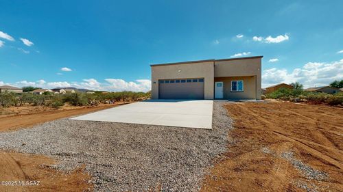 7095 W Los Reales Rd, Tucson, AZ, 85757-9382 | Card Image