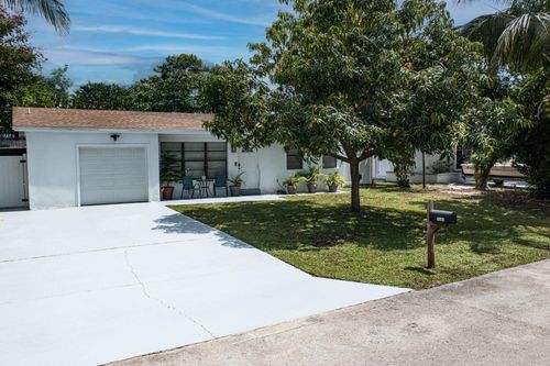 1561 Ne 30th Ct, Pompano Beach, FL, 33064-6842 | Card Image