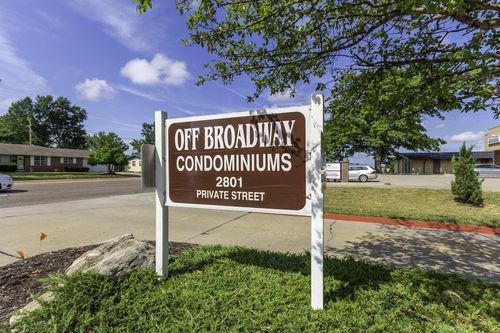 p3-2801 W Broadway, COLUMBIA, MO, 65203-1271 | Card Image