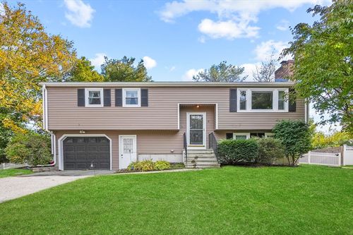 5 Hawthorne Cir, Northborough, MA, 01532-2711 | Card Image
