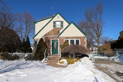 58 Elm Ct, New Hyde Park, NY, 11040-3103 | Card Image