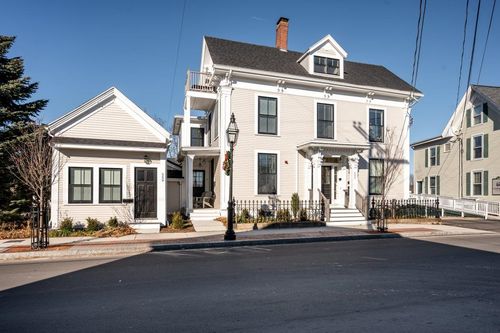 apt-3-553 Islington St, Portsmouth, NH, 03801-7201 | Card Image