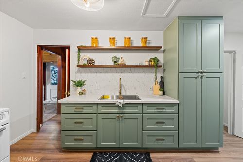 23825 Scenic Dr, Crestline, CA, 92325-9315 | Card Image