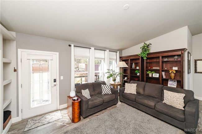 Living Room | Image 15