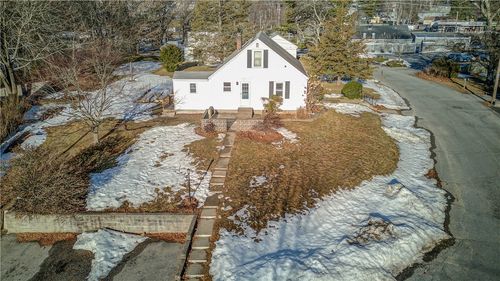 35 Clemente Dr, East Greenwich, RI, 02818-2703 | Card Image