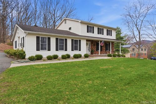 113 Buckberg Mountain Rd, Tomkins Cove, NY, 10986-1301 | Card Image