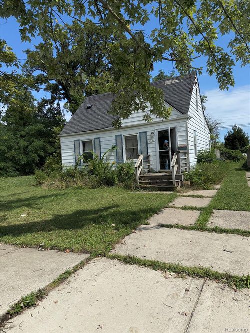 5252 Radnor St, Detroit, MI, 48224-1358 | Card Image