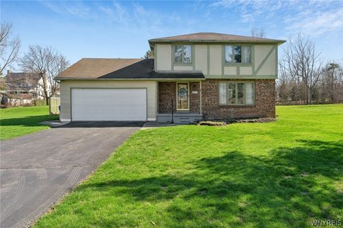 9033 Greiner Rd, Clarence, NY, 14031-1104 | Card Image