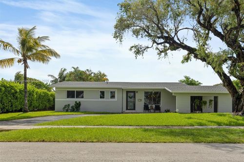 7820 Sw 97th Pl, Miami, FL, 33173-3136 | Card Image