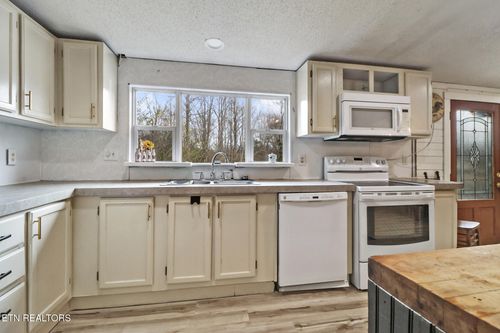 315 Wheeler Ln, Jamestown, TN, 38556-5813 | Card Image