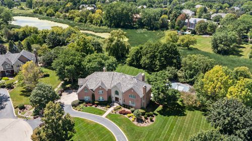 28063 Gray Barn Ln, Lake Barrington, IL, 60010-1897 | Card Image