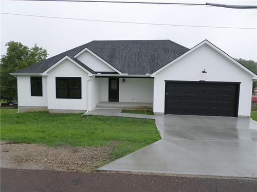210 S Park St, Troy, KS, 66087-4220 | Card Image